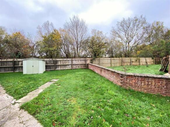 Extensive Front & Corner Plot 745