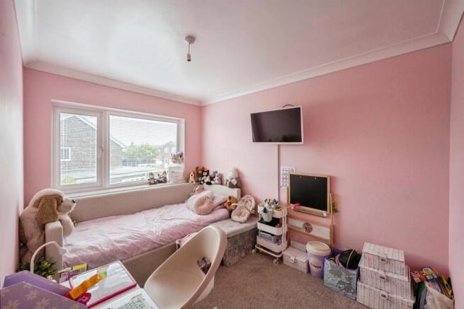 4 bed Semi-Detached for sale Image 12