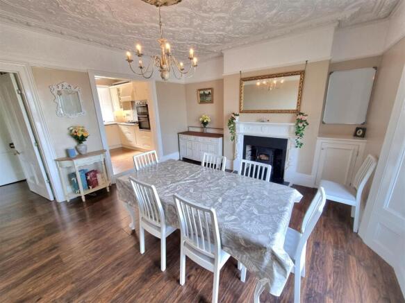 Dining room.jpg