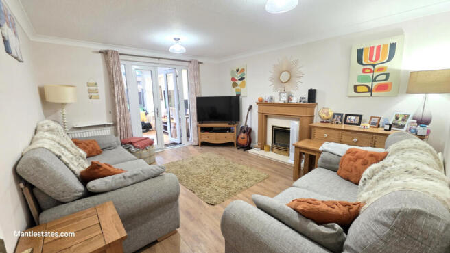 4 bed detached house for sale Conifer Close, Goff