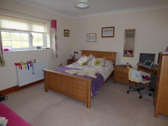 BEDROOM 4