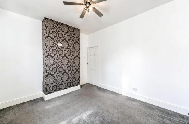 2 bed Terraced to rent Image 7
