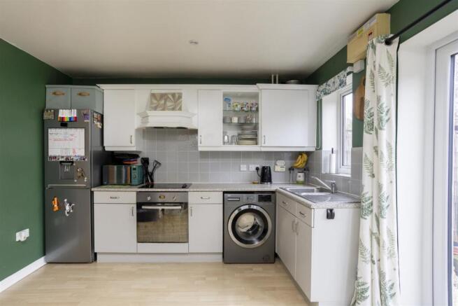 2 bed House for sale Image 6