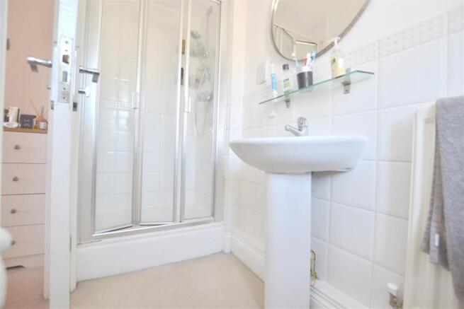 EN-SUITE 1.jpg