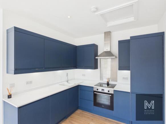 CAM03255G0-PR0048-STILL005