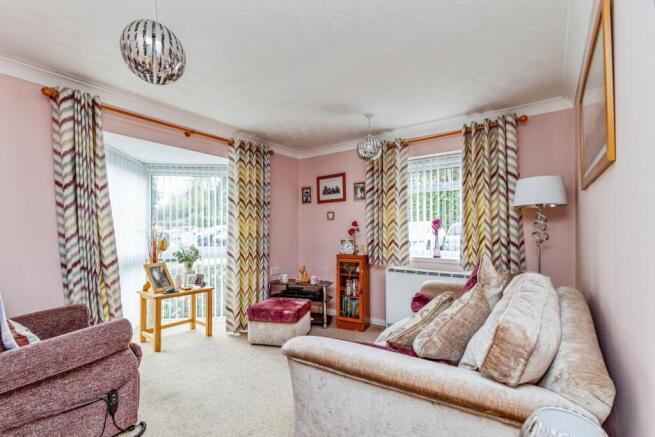 2 bed Flat for sale Image 4