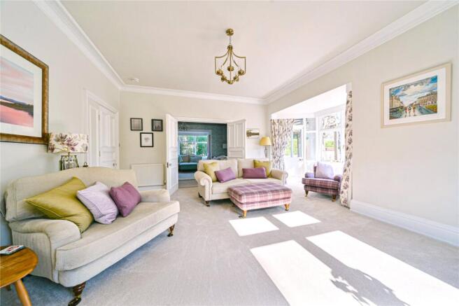 6 bed Detached for sale Image 7