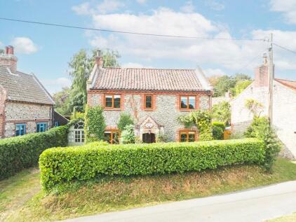 Flint and Brick Cottage in East Runton