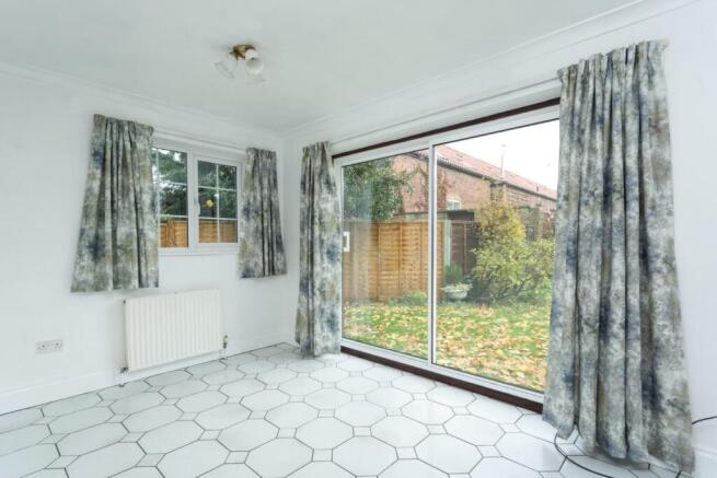 4 bed Detached to rent Image 4