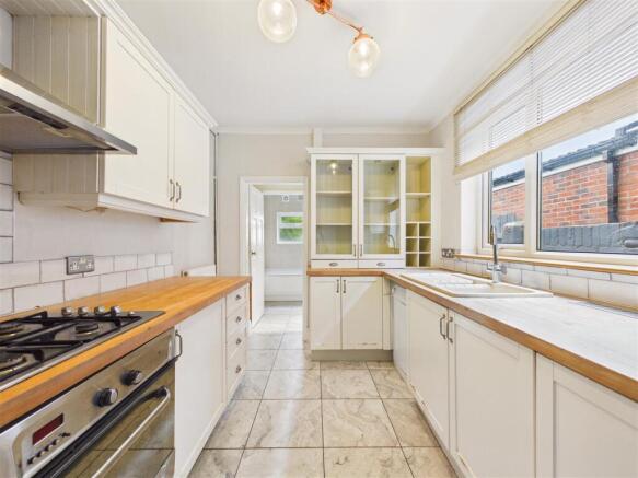 3 bed Terraced for sale Image 6