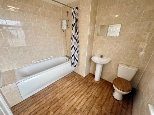 3 bed Terraced for sale Image 5