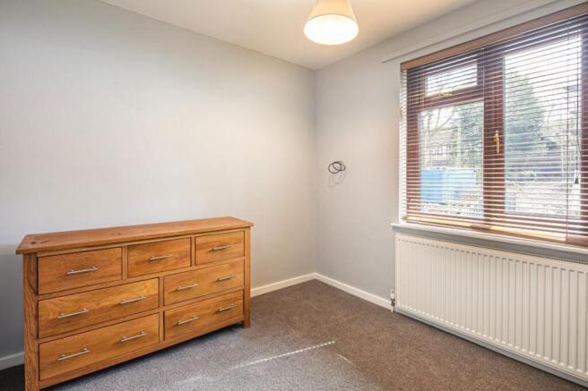 4 bed Semi-Detached to rent Image 11