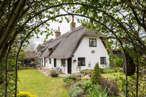 Village Road, Bromham, Bedfordshire, MK43