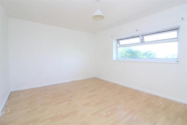60 Coniston Avenue, Lytham St. Annes, Lancashire FY8 3DQ photo 5