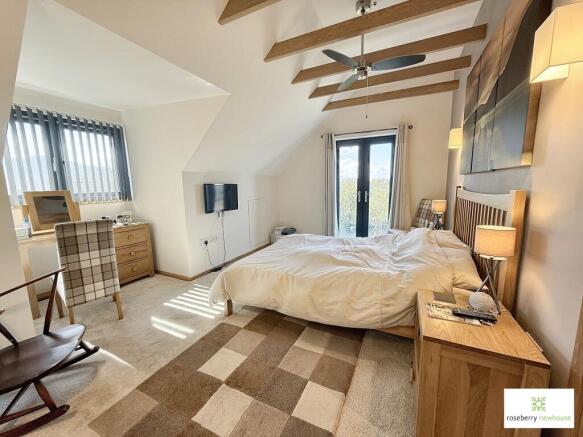 4 bed Bungalow for sale Image 10