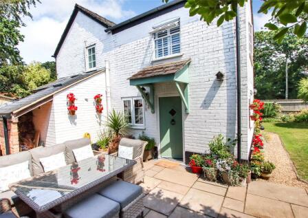 North Street, Pennington, Lymington, Hampshire, SO41