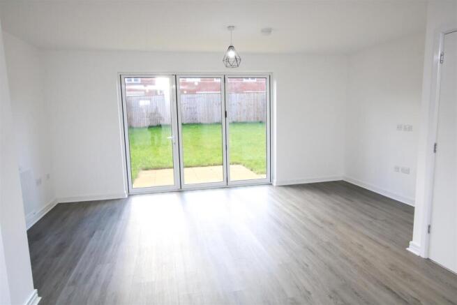 3 bed Semi-Detached to rent Image 8