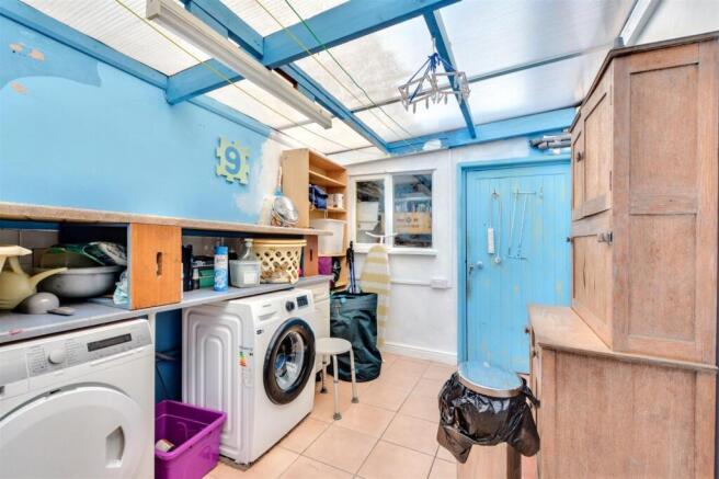 Utility Room_1.jpeg