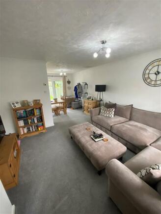 lounge 1.jpg