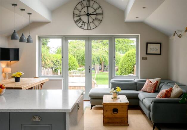 4 bed Semi-Detached for sale Image 10
