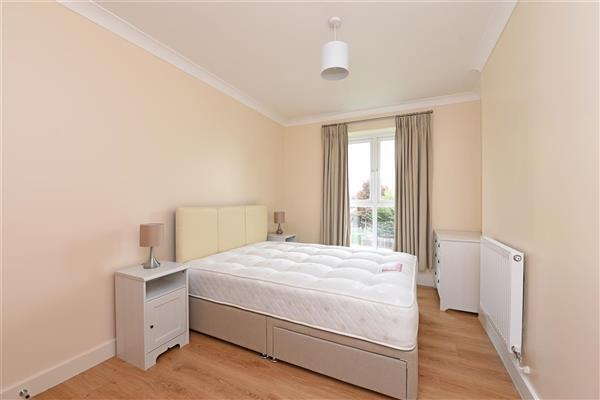 St Catherine’s Close, Raynes Park, SW20 photo 4