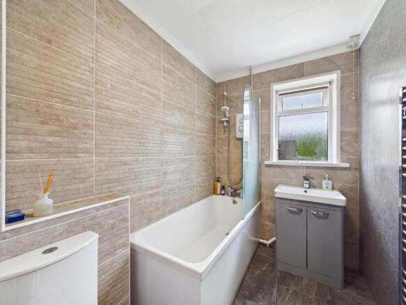 4 bed Detached for sale Image 7