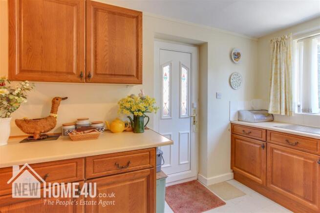 KITCHEN: