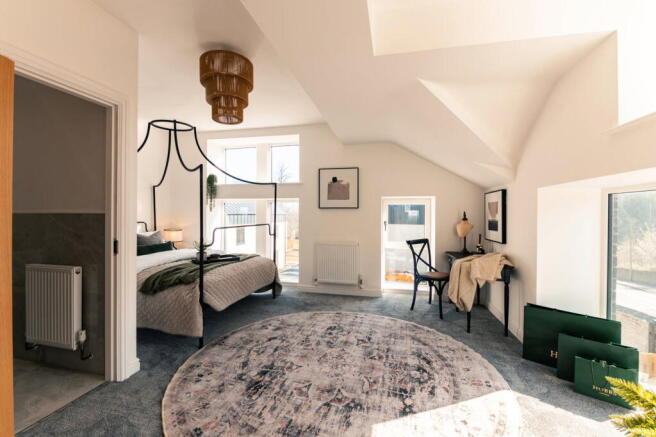 4 bed Town House for sale Image 11