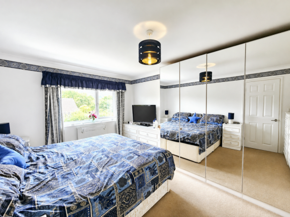 3 bed Semi-Detached for sale Image 8