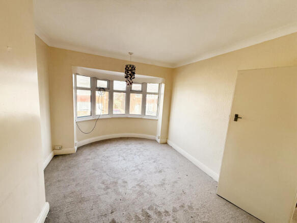 3 bed Semi-Detached to rent Image 8