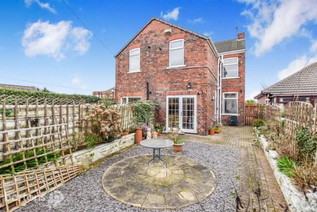 3 bed Semi-Detached for sale Image 12