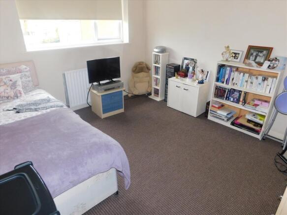BEDROOM 2