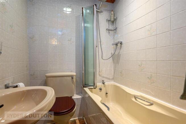 5 bed Semi-Detached for sale Image 11