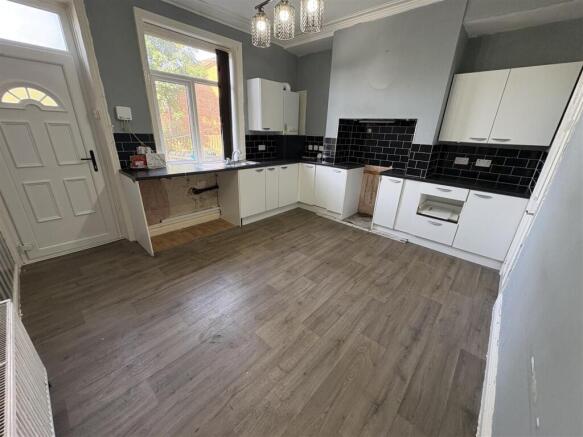 4 bed Terraced for sale Image 3
