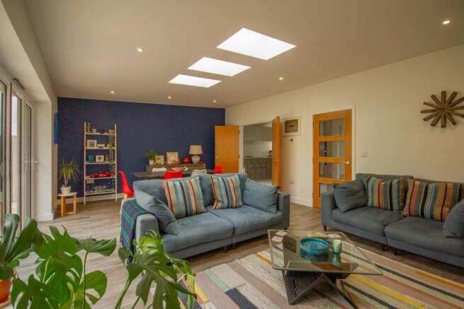 TPS 01208 872 728-11