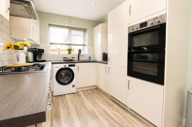 3 bed Semi-Detached for sale Image 4