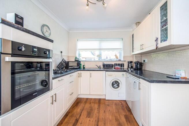Kitchen / Dining Roo