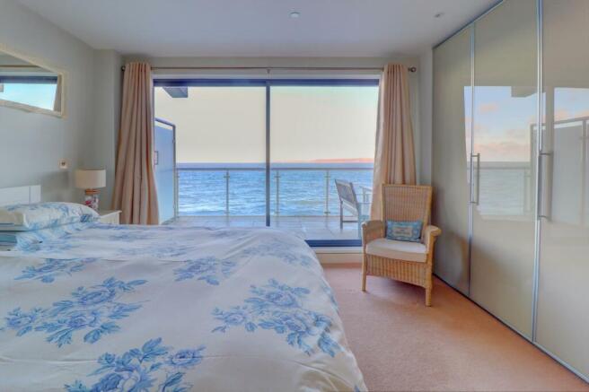 Bedroom 1 iv.jpg