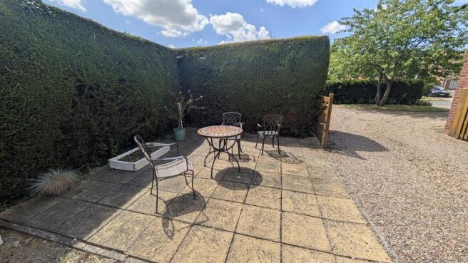 5 bed Detached for sale Image 11