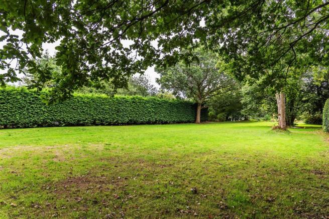 house. estate agency Cranleigh Barhatch Farm