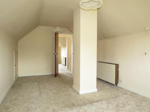 4 Harley Drive - NEW bed 2.JPG