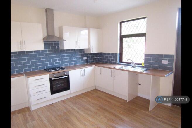 2 bed Terraced to rent Image 10