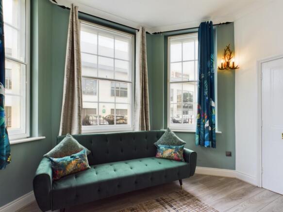 CAM01740G0-PR0071-STILL015