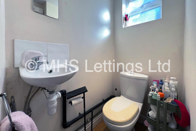 3 bed Terraced to rent Image 11