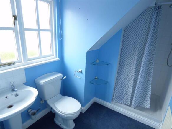 ENSUITE SHOWER ROOM