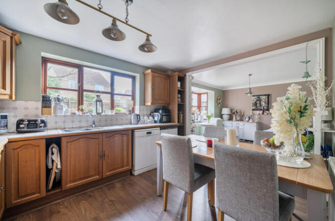 1404765-4-697cd36...