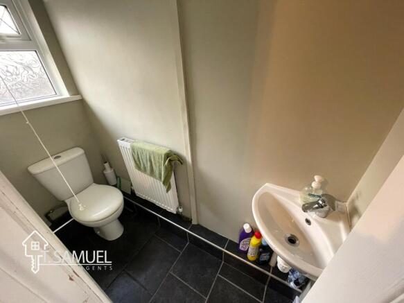 Downstairs WC.JPG