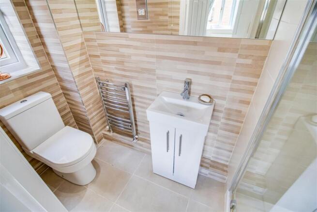 4 bed Detached for sale Image 7