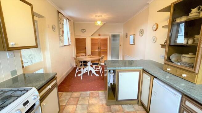 OPEN PLAN KITCHEN/DINING ROOM
