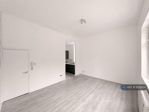 Living Room/Bedroom